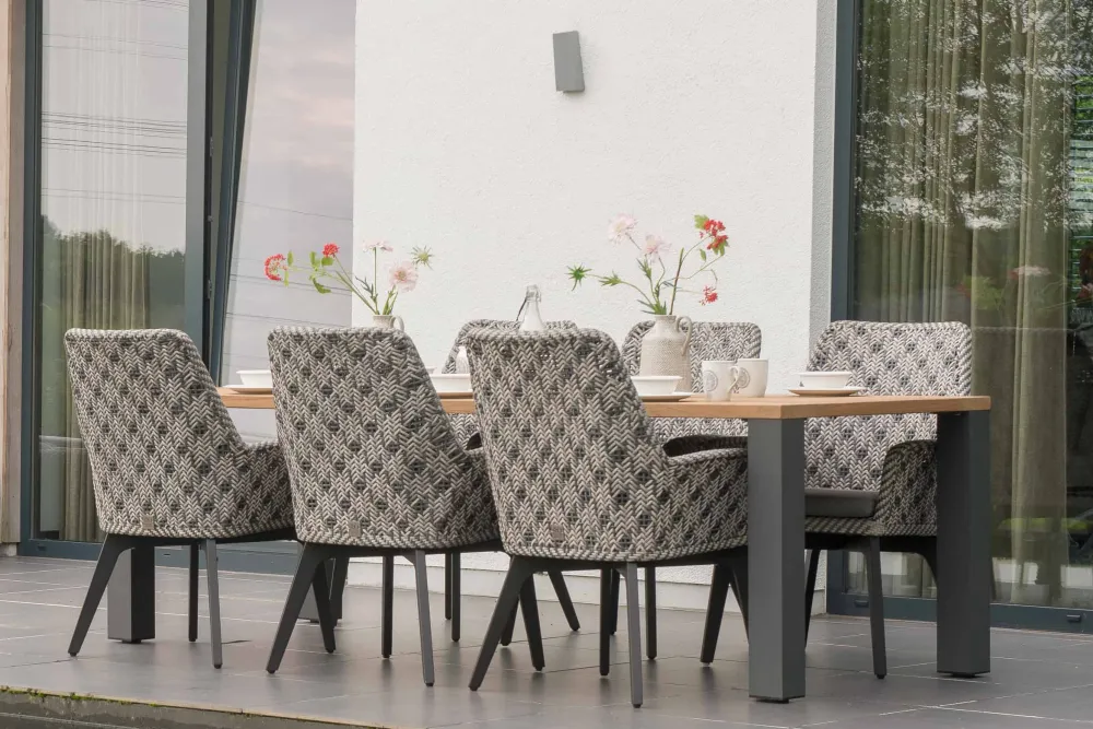 4 Seasons outdoor dining set - demo