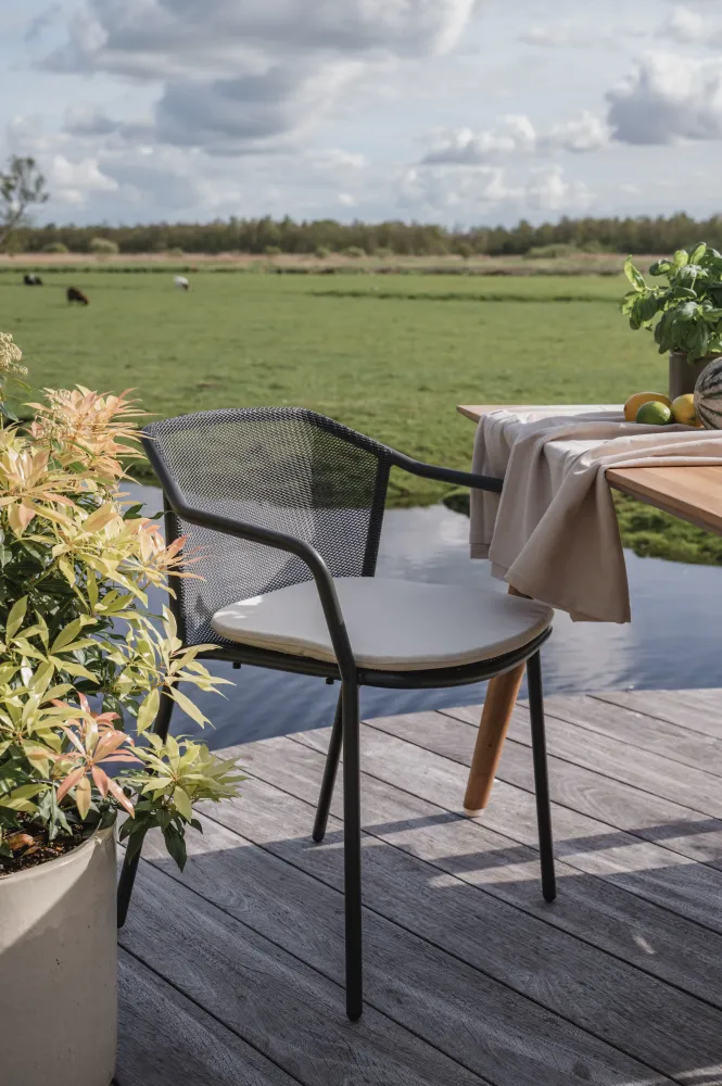 EMU Darwin tuinstoel met arm black