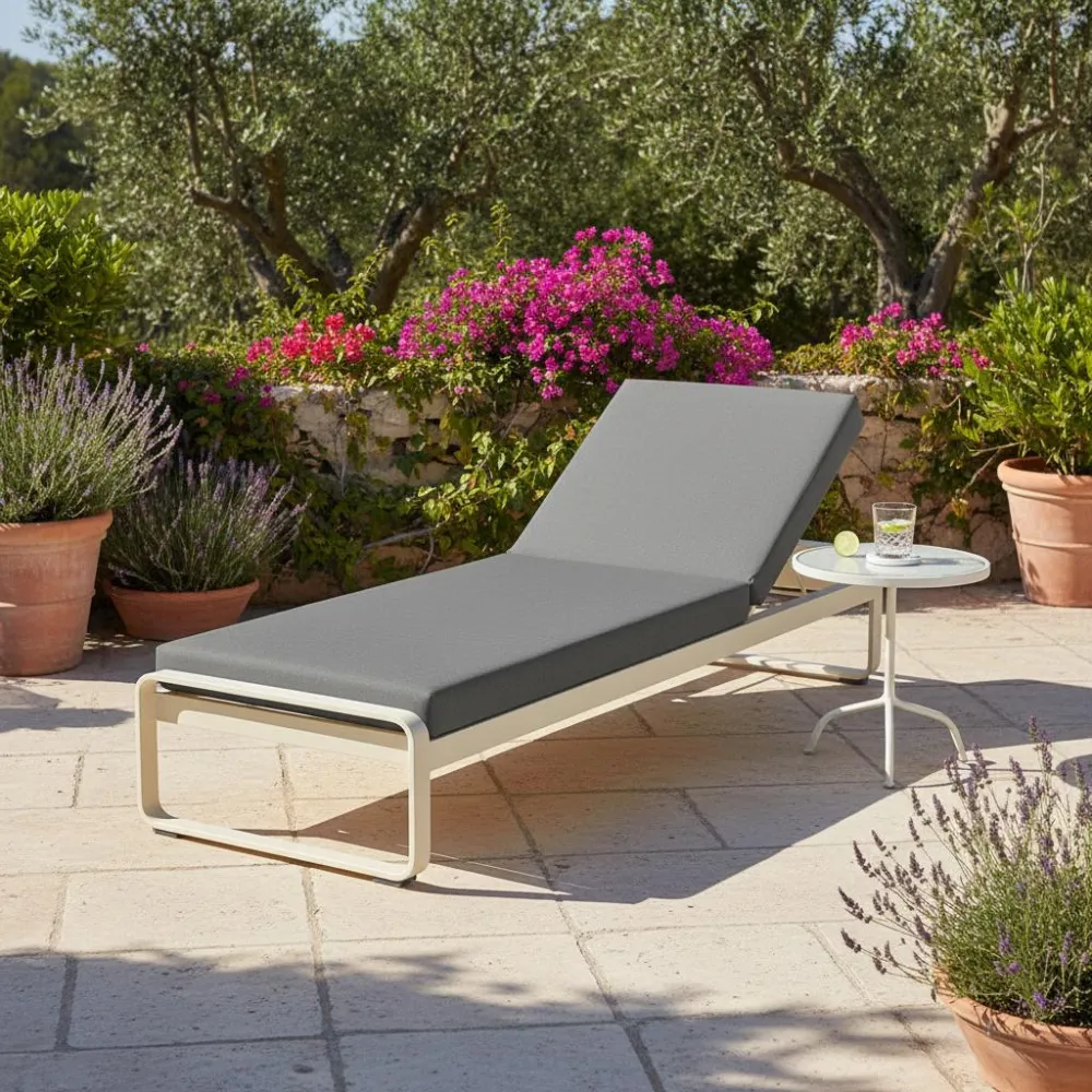 Fermob Bellevie Premium Sunlounger ligbed Acapulco Blue