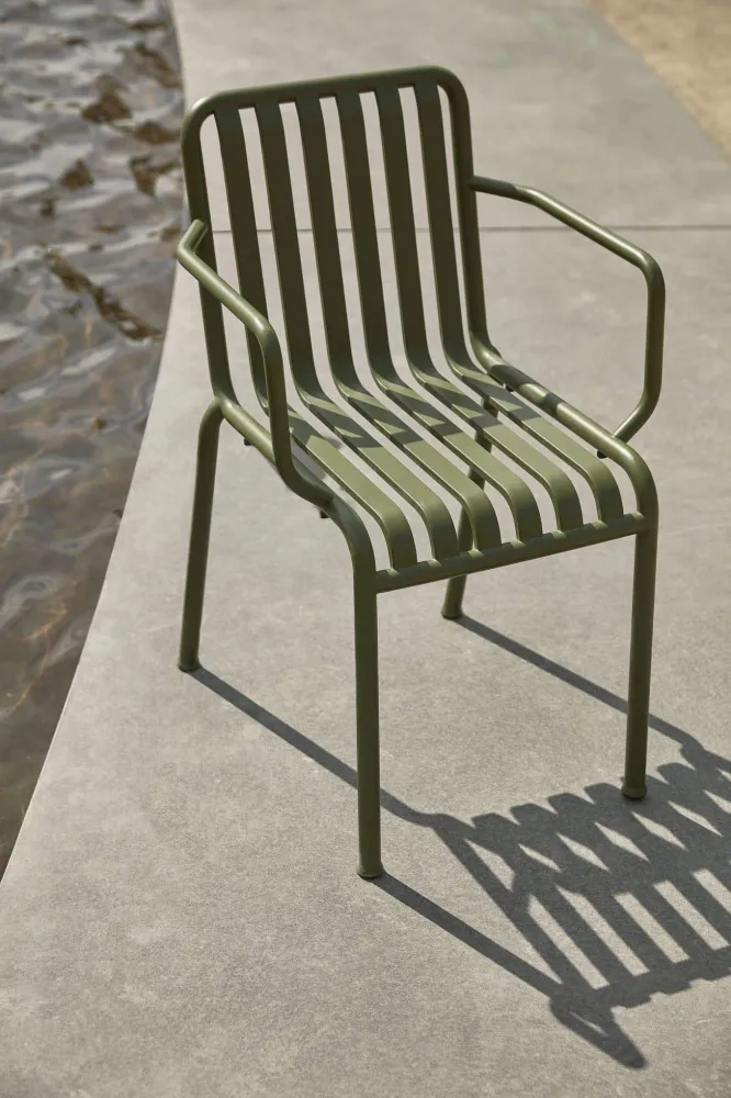 HAY Palissade tuinstoel met armleuning olive