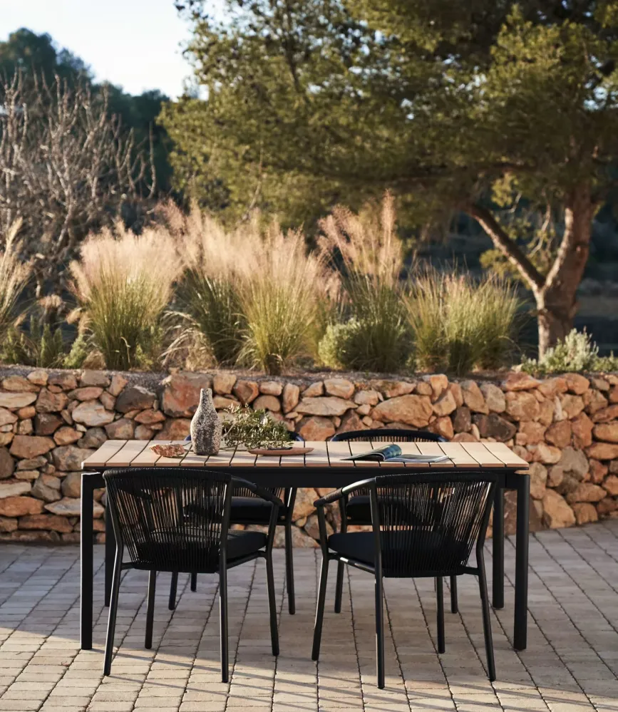 Kave Home Canyelles uitschuifbare tuintafel 180/240x100 cm Zwart