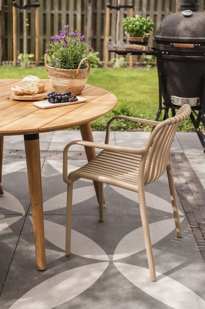 Kave Home Isabellini tuinstoel Zwart