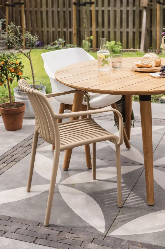 Kave Home Isabellini tuinstoel Zwart