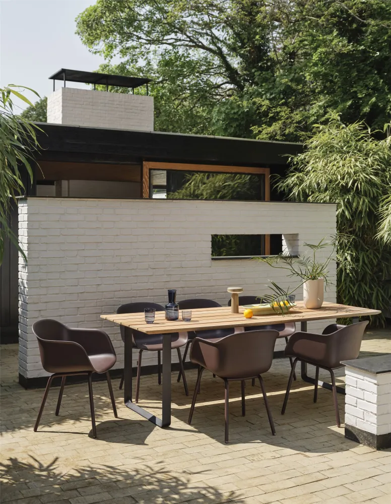 Muuto Fiber tuinstoel met armleuning Dusty Green