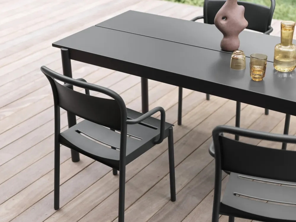 Muuto Linear Steel tuintafel 140x75 cm Black