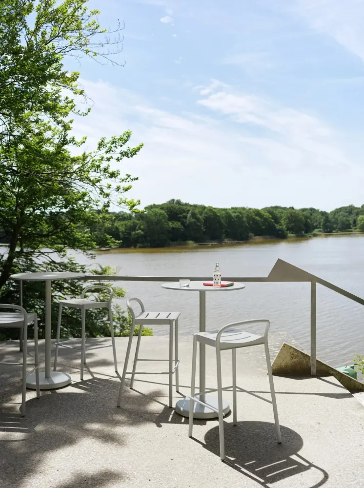 Muuto Linear Steel tuintafel bar rond H103 Grey