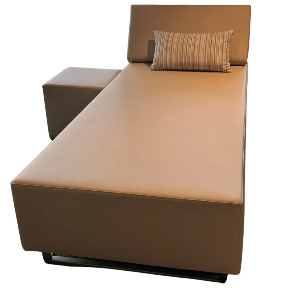 Loungebed met bijzettafel showroommodel – 90 x 200 cm Rhodos