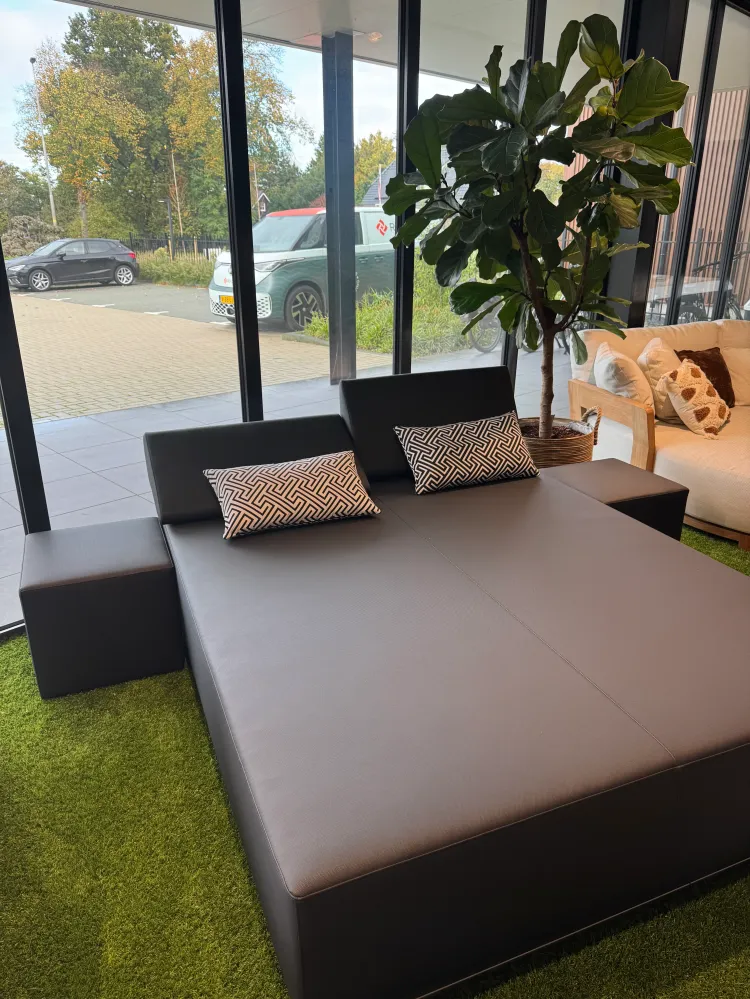 Loungebed met bijzettafels showroommodel – 160 x 200 cm Rhodos