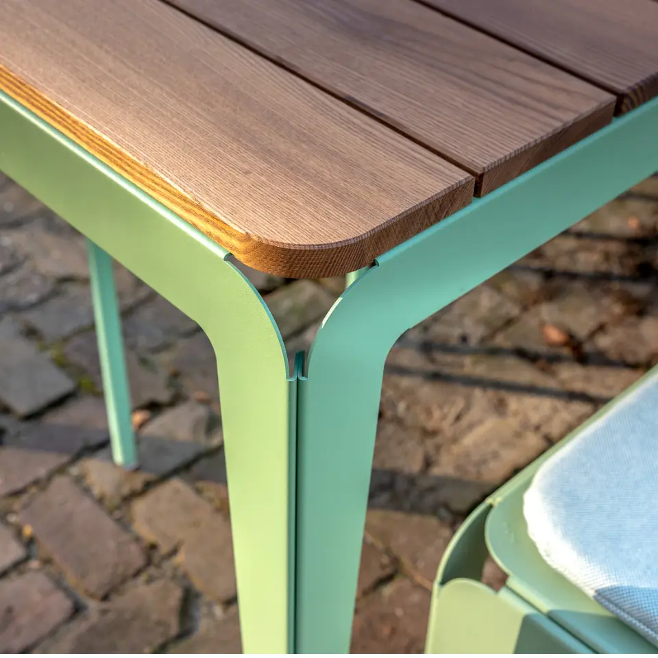 Weltevree Bended table wood