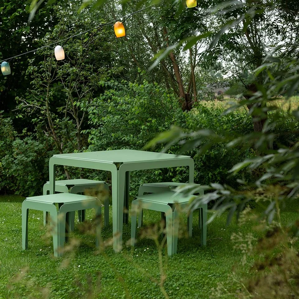 Weltevree Bended tuintafel 90 cm Pale Green