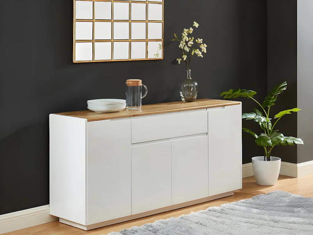 Buffetkast met 4 deuren en 1 lade. Witgelakt mdf AMANI