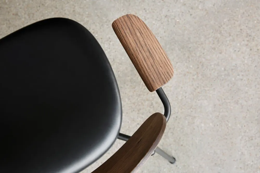 Audo Copenhagen Co Chair armstoel gestoffeerd Dakar 0842