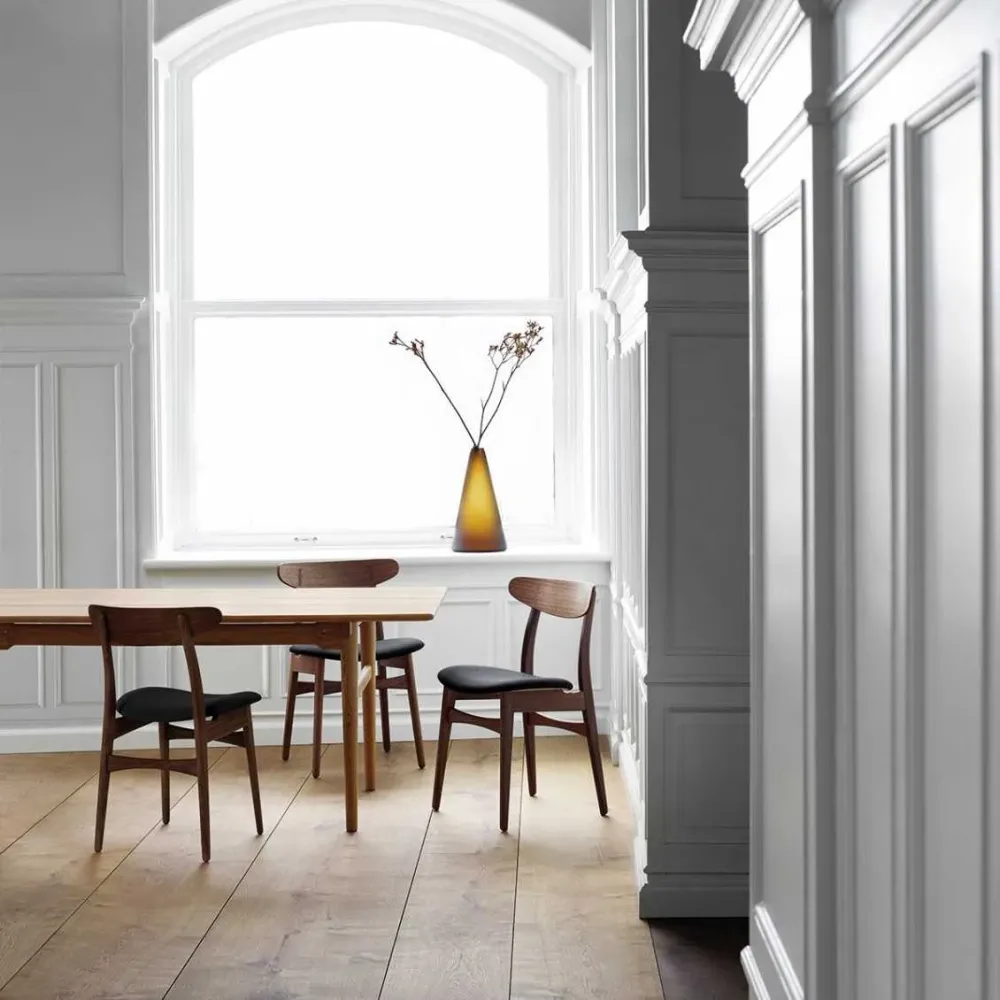 Carl Hansen & Søn CH30P eetkamerstoel geolied walnoot Fiord