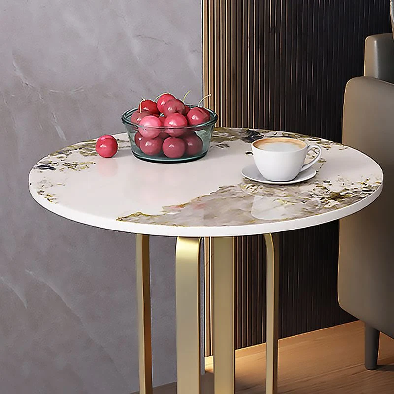 21,65-inch hoge ronde zijtafel met glamoureus metalen frame en stenen blad Clearhalo