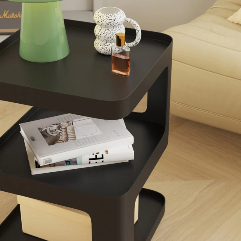 Abstract bijzettafeltje met vierkante accenten en planken Clearhalo