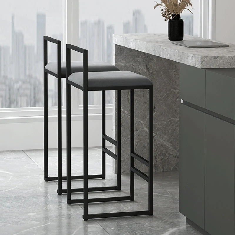 Barkruk met fluwelen bekleding Scandinavische stijl. Barkruk met sleebasis Clearhalo