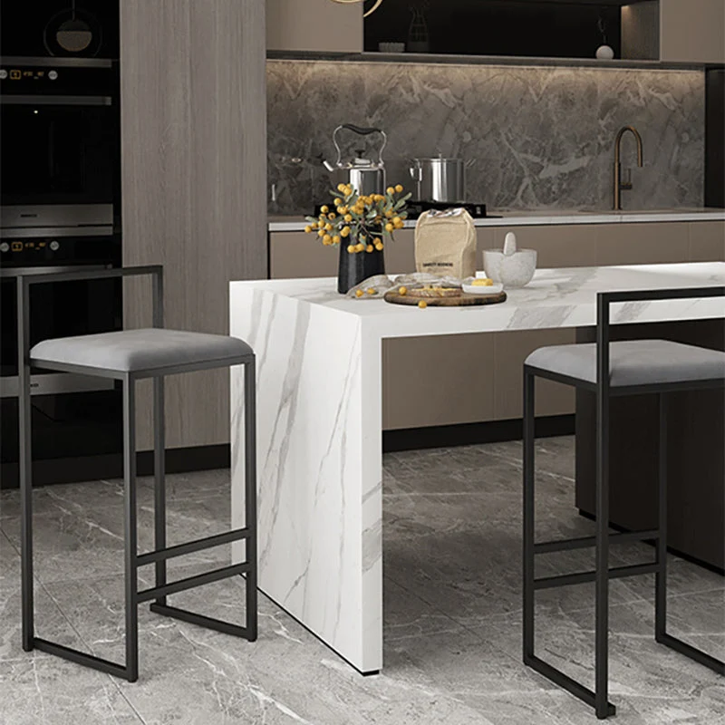 Barkruk met fluwelen bekleding Scandinavische stijl. Barkruk met sleebasis Clearhalo