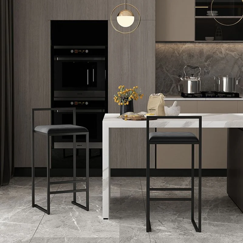 Barkruk met fluwelen bekleding Scandinavische stijl. Barkruk met sleebasis Clearhalo