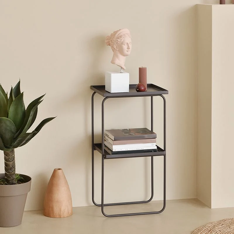 Bijzettafel met sledebasis Rechthoekig metalen bijzettafeltje met plank Clearhalo