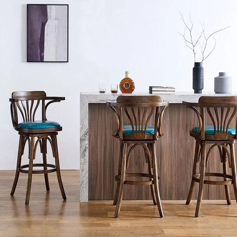 Eigentijdse draaibare barkruk, gestoffeerde kruk op tegenhoogte met houten frame Clearhalo