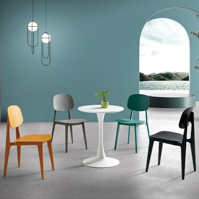 Eigentijdse eetkamerstoel Armloze eetkamerstoelen met plastic poten voor keuken Clearhalo