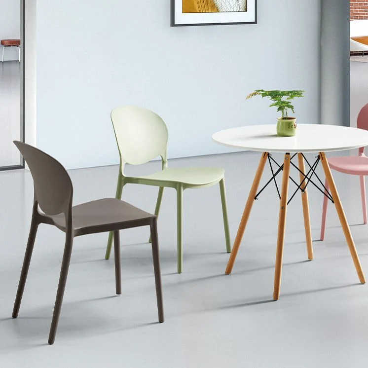 Eigentijdse eetkamerstoelen Armloze eetkamerstoelen met plastic poten voor de keuken Clearhalo
