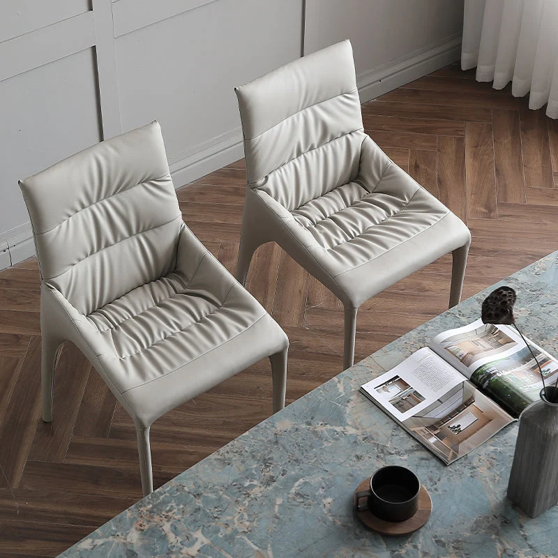 Eigentijdse eetkamerstoelen Armloze stoelen voor keuken met metalen poten Clearhalo