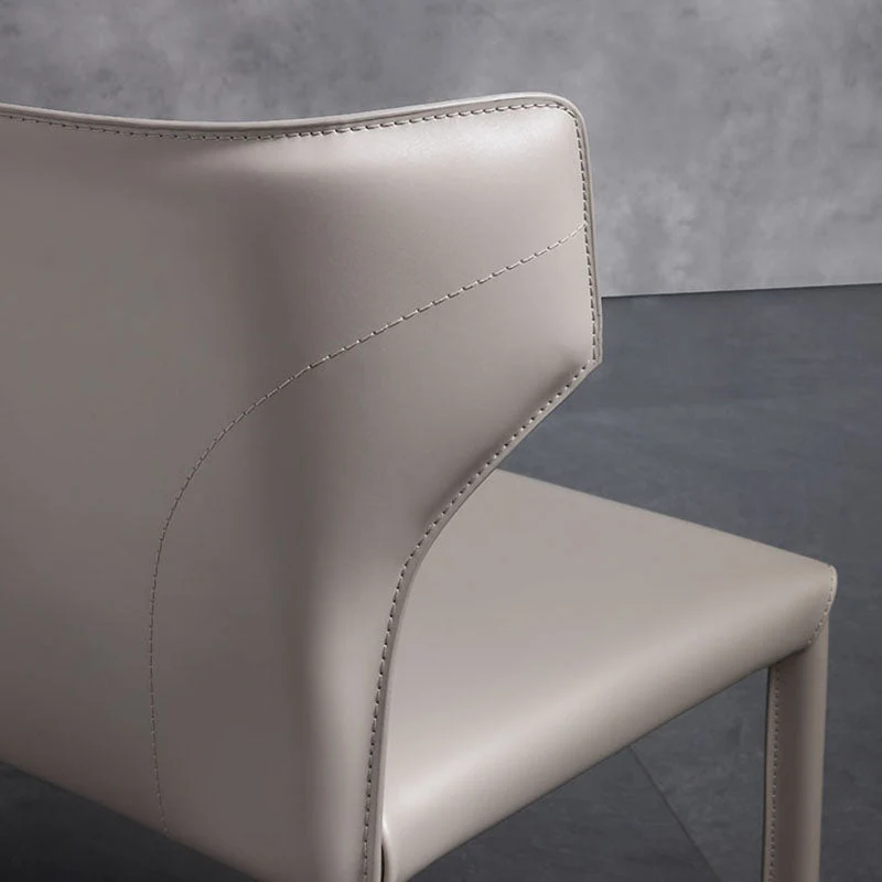 Eigentijdse lederen eetkamerstoel Armloze zijstoelen met rugleuning voor thuisgebruik Clearhalo