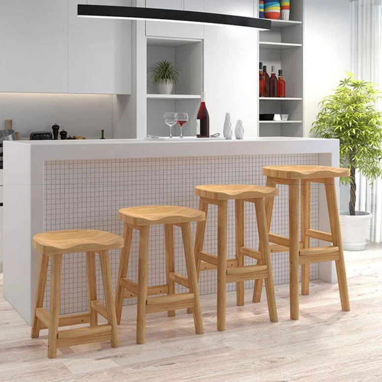 Eigentijdse massief houten barkrukken Zadelzitbarkrukken met voetsteun Clearhalo