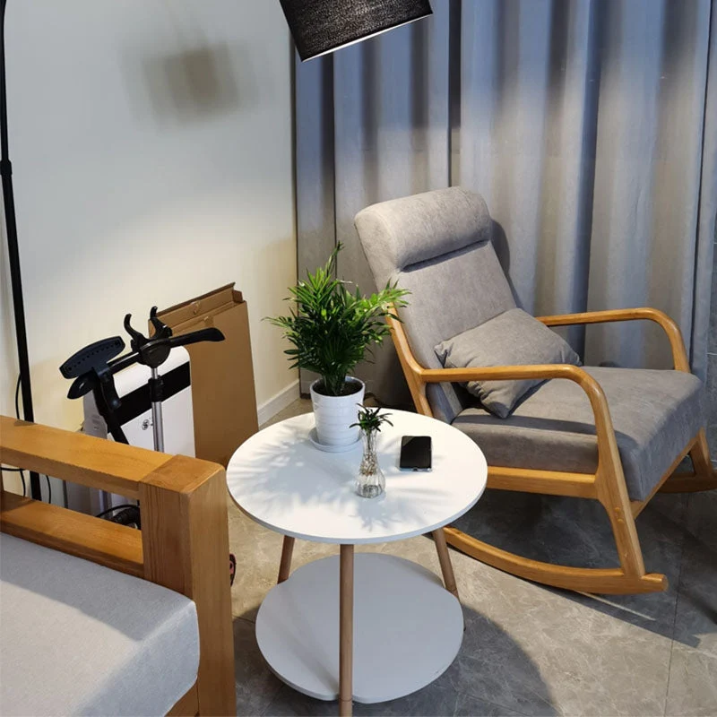 Eigentijdse schommelstoel Beklede schommelstoel met antieke afwerking Clearhalo