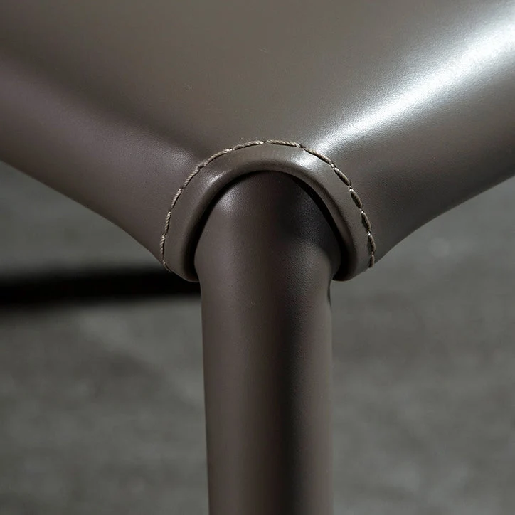 Eigentijdse stoelen Armloze stoelen voor keuken met metalen poten Clearhalo