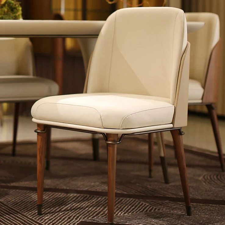 Eigentijdse vergaderzaal Parsons zijstoel beige lederen eetkamerstoel Clearhalo