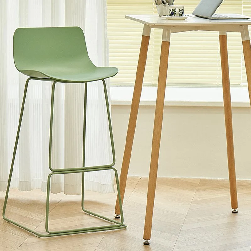 Hoge kruk voor rugleuning Scandinavische stijl met metalen voet Clearhalo