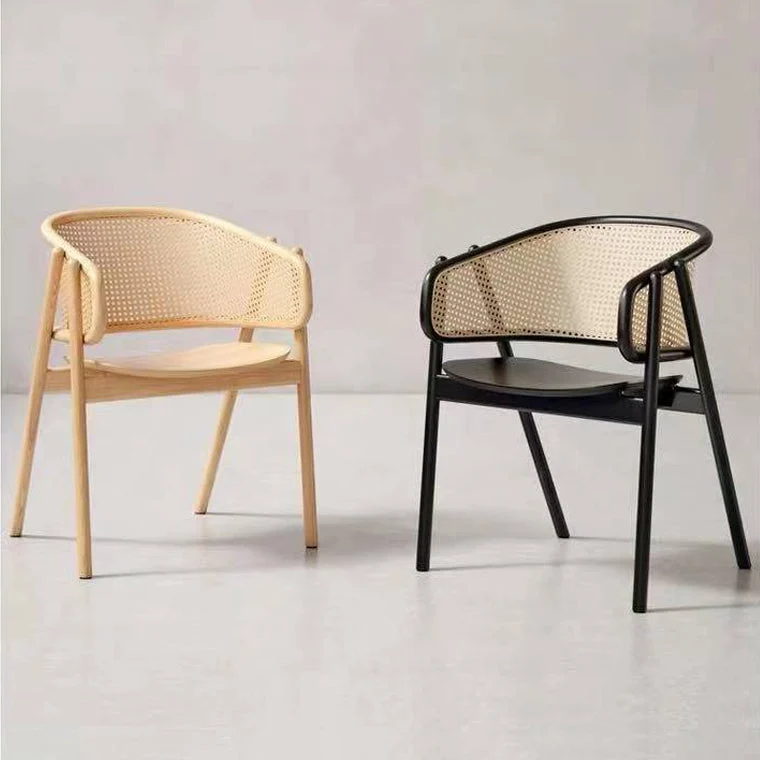 Houten eetkamerstoelen aan de zijkant Eetkamerstoel Scandinavische stijl met open achterkant Clearhalo