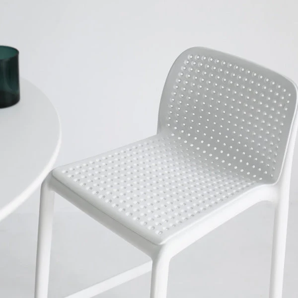 Industriële kunststof barkruk met lage rugleuning Armloze stapelbare barkruk Clearhalo