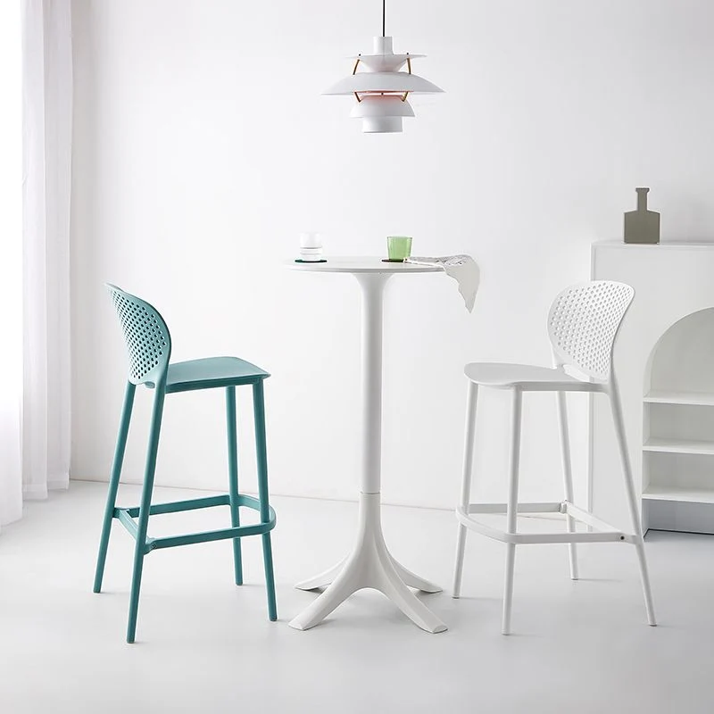 Industriële stapelbare armloze barkruk Kunststof barkruk met lage rugleuning Clearhalo
