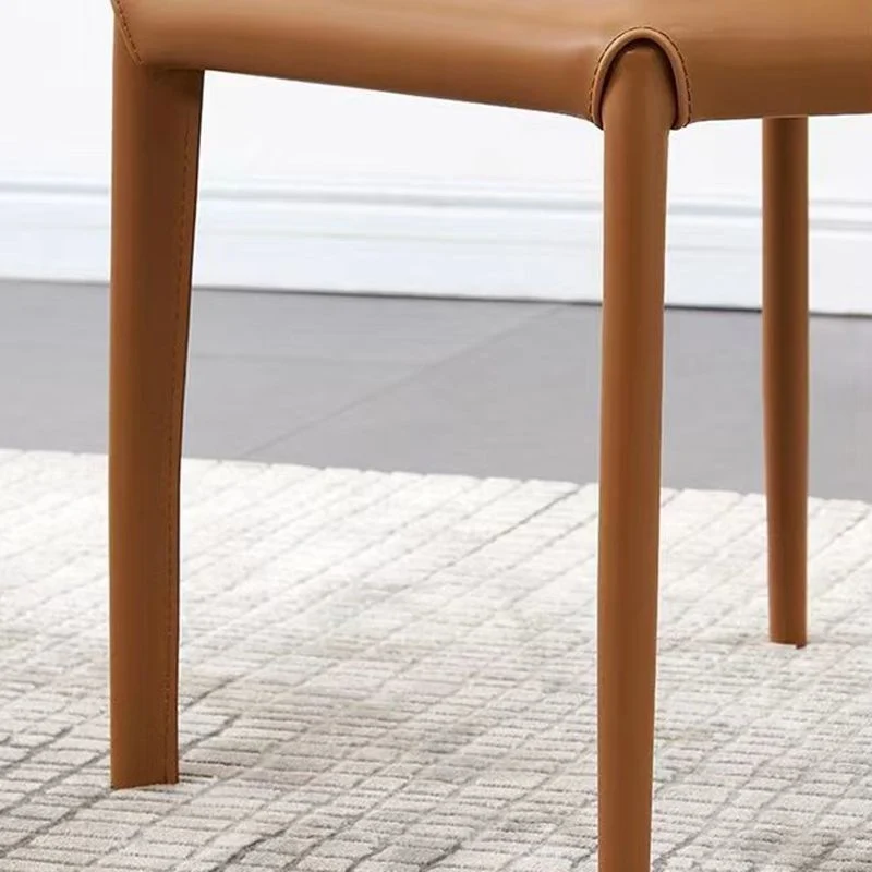 Kunstleer eetkamerstoel Moderne stijl armloze stoel met gevleugelde rugleuning Clearhalo