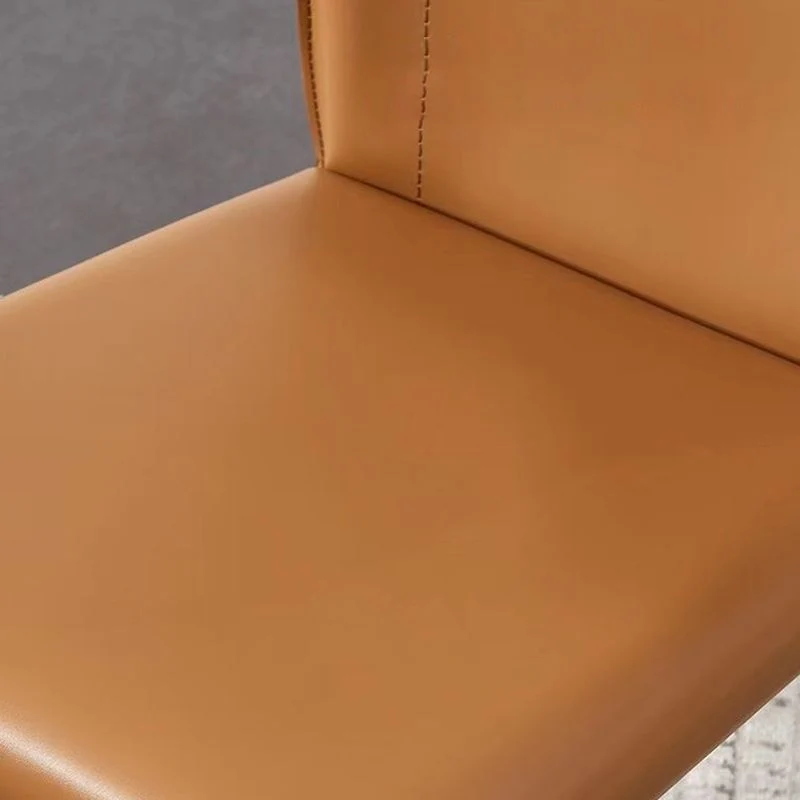 Kunstleer eetkamerstoel Moderne stijl armloze stoel met gevleugelde rugleuning Clearhalo
