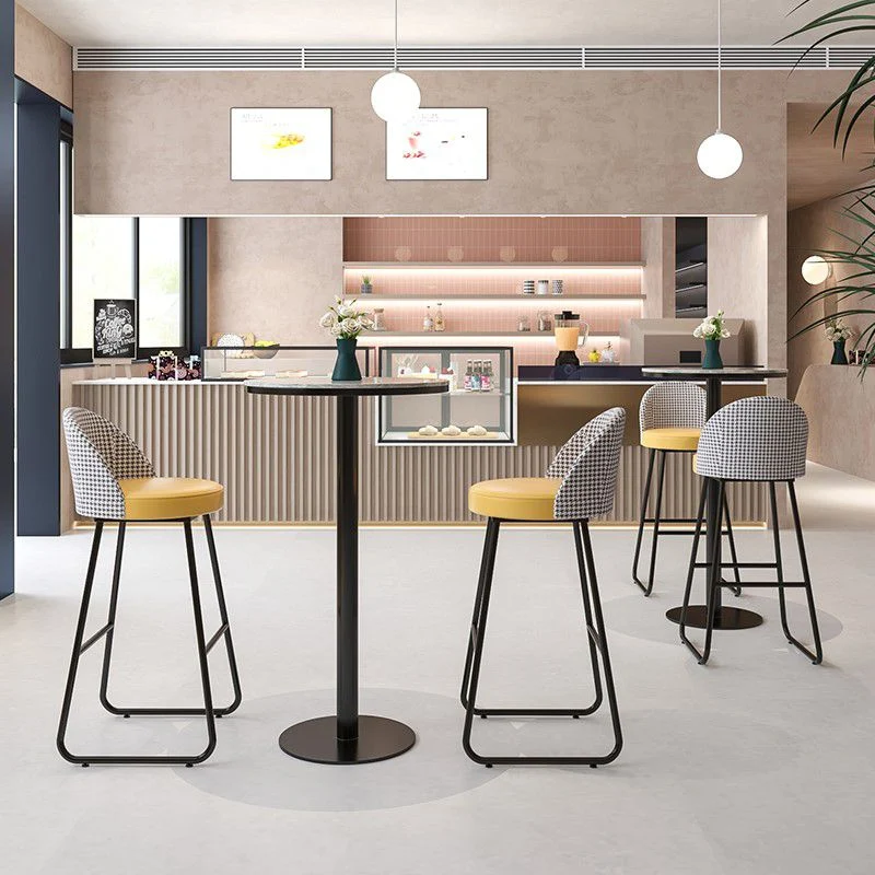 Lederen tegenkruk, emmer, moderne voetsteun en barkruk voor koffiebar Clearhalo