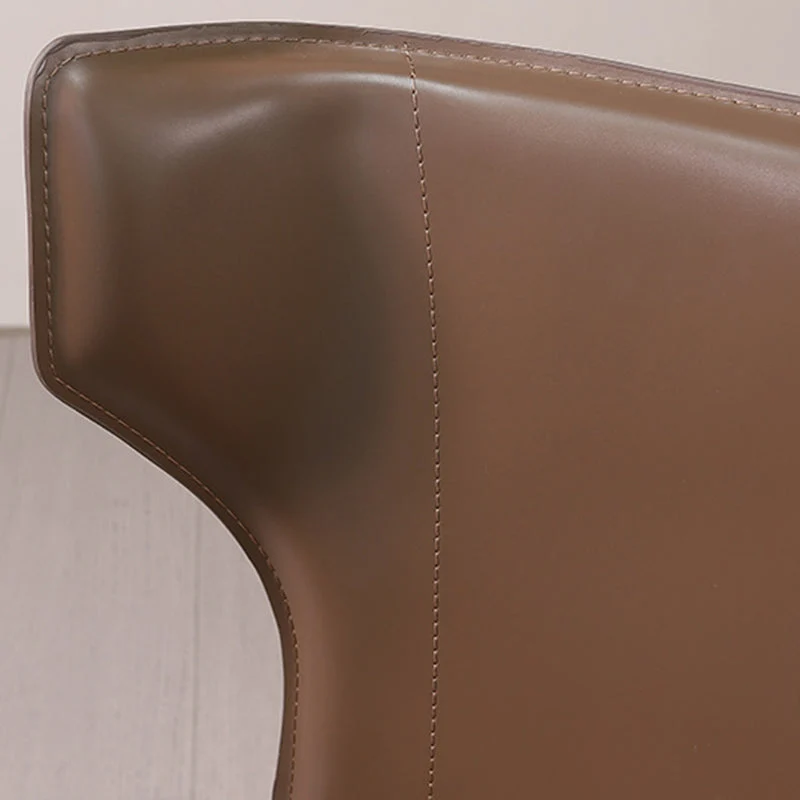 Matte afwerking Wingback bijzetstoel Eigentijdse eetkamerstoel met leren poten Clearhalo