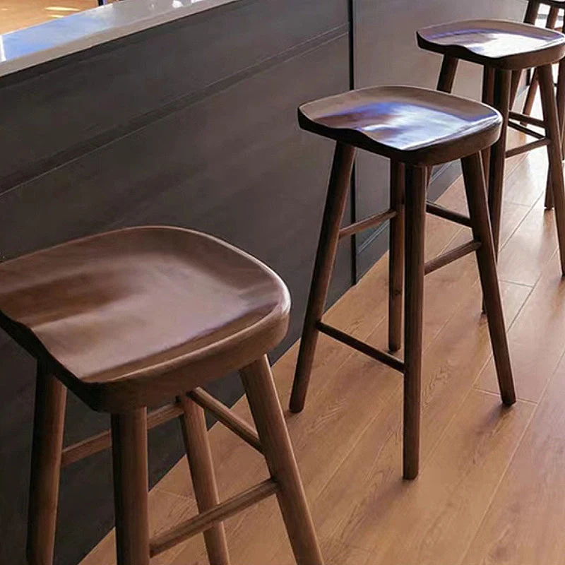 Moderne armloze tegenkruk, houten restaurantbarkruk met houten zitting en pedaal Clearhalo