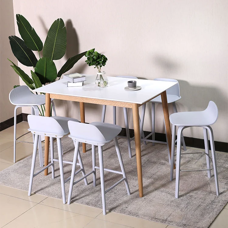Moderne barkruk met lage rugleuning, houten barkruk met houten poten Clearhalo