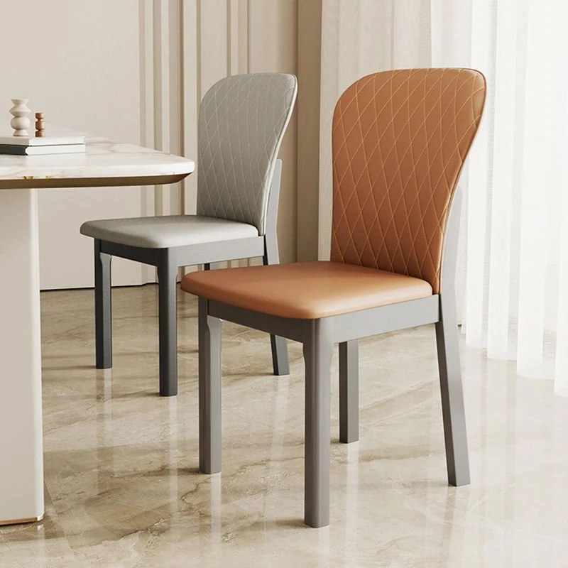 Moderne eetkamerstoel van rubberwood, kunstleer, stevige rugleuning Clearhalo
