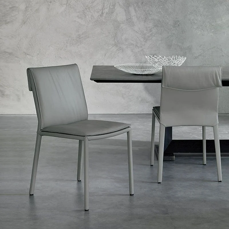 Moderne eetkamerstoelen Armloze stoel met metalen poten voor keuken Clearhalo