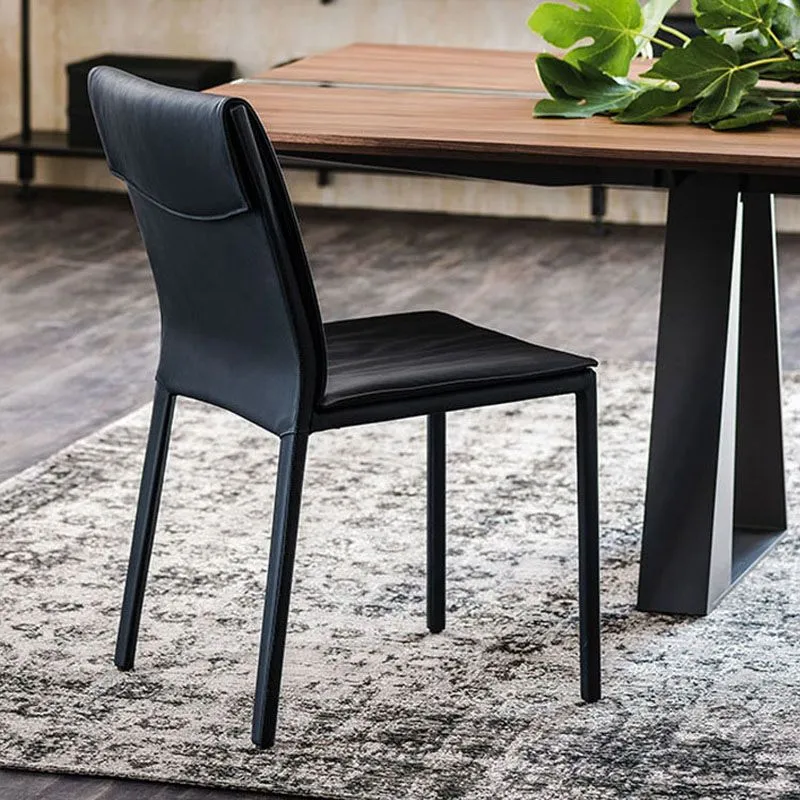Moderne eetkamerstoelen Armloze stoel met metalen poten voor keuken Clearhalo