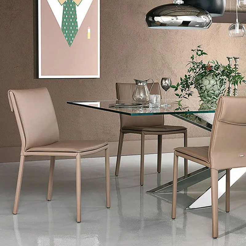 Moderne eetkamerstoelen Armloze stoel met metalen poten voor keuken Clearhalo