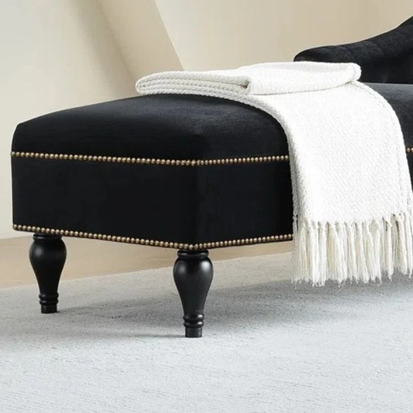 Moderne fluwelen gestoffeerde chaise longue met één arm en spijkerkopafwerking Clearhalo
