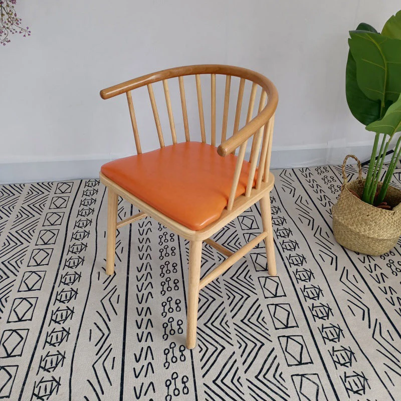 Moderne houten eetkamerstoel met lattenachterkant matte afwerking voor thuis Clearhalo