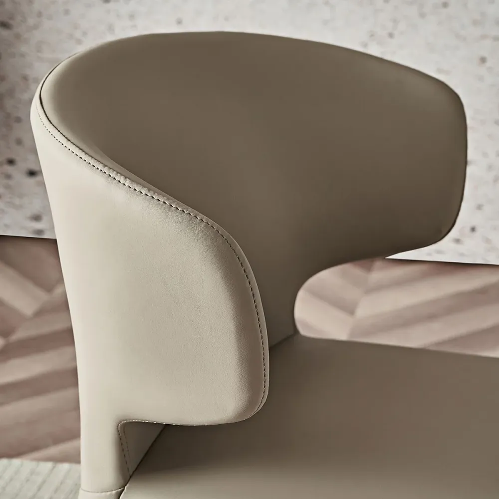 Moderne kunstleer eetkamerstoel Wingback zijstoel voor thuisgebruik Clearhalo