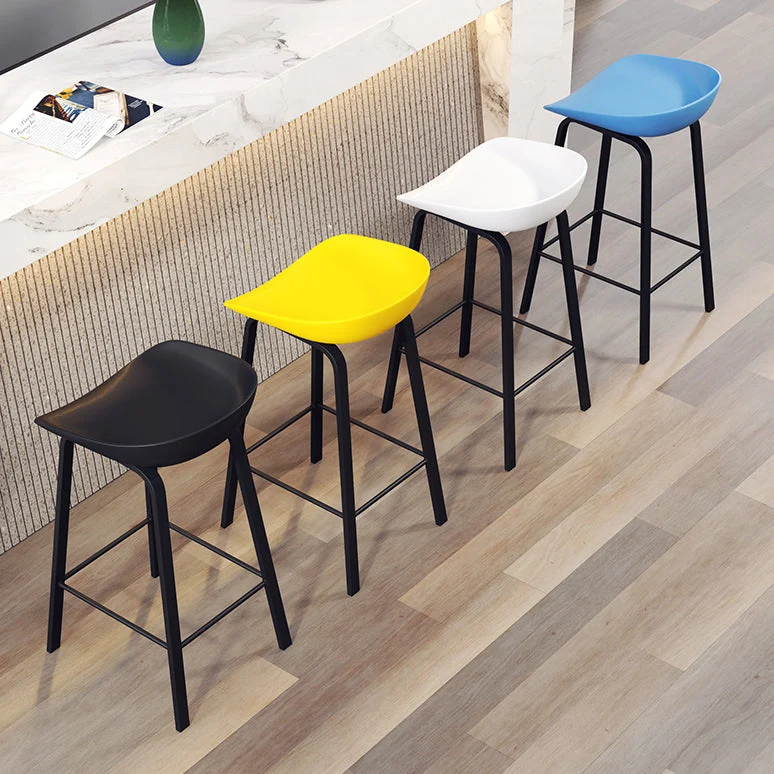 Moderne kunststof bar- en tegenkruk, voetsteun, emmerkruk voor koffiebar Clearhalo